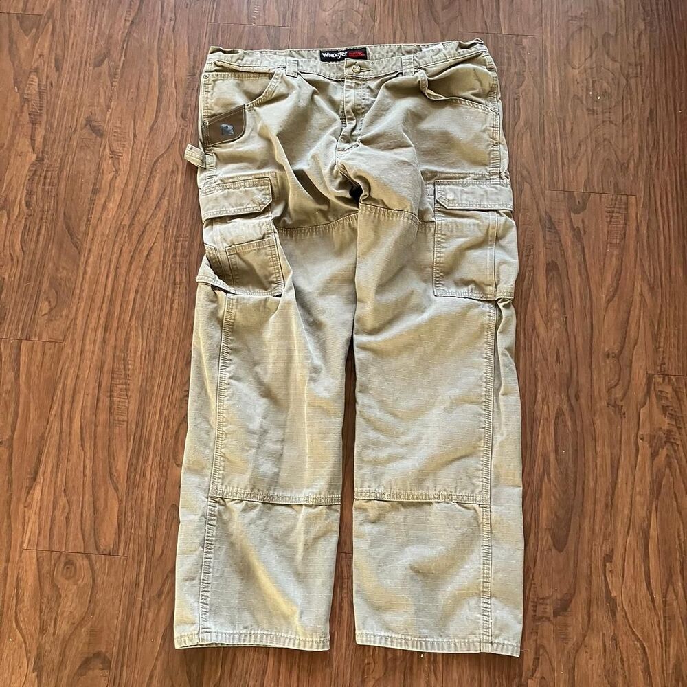 Wrangler Men's Tan and Khaki Trousers